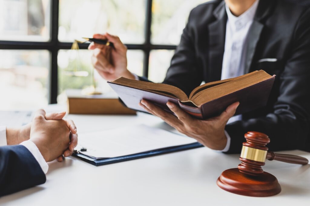 هل تتغير معايير القبول مع تطور الأنظمة؟